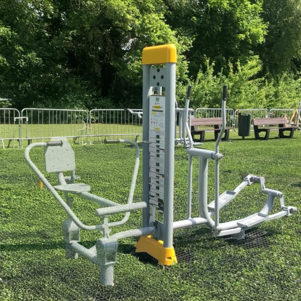 station de fitness extérieure vélo elliptique herkules