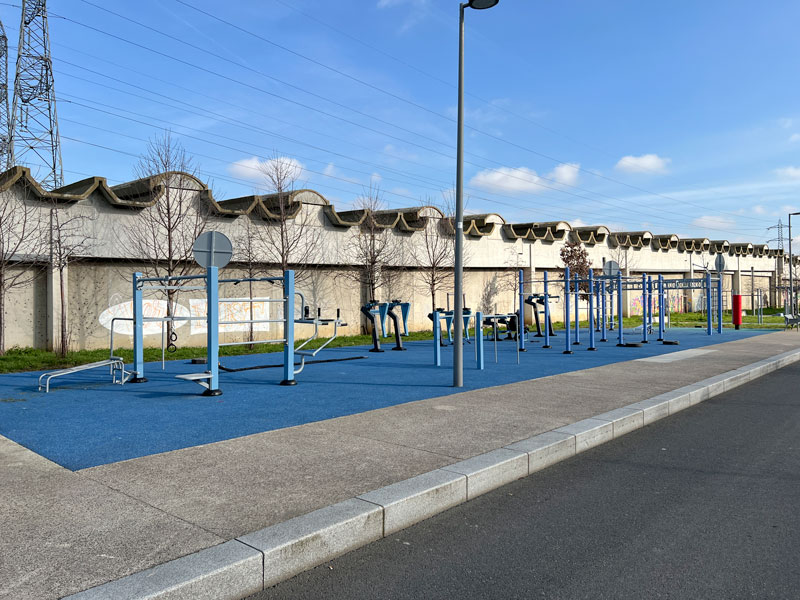 aire de street workout avec sol amortissant epdm